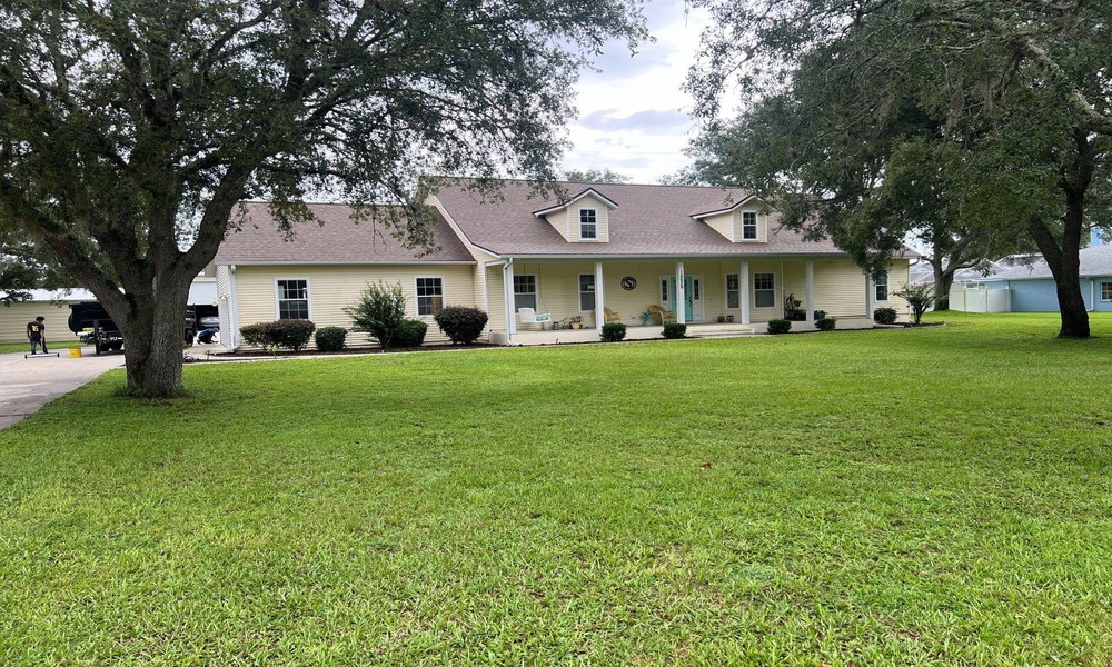 questions_to_ask_roofers_before_hiring_them_32489245_featured